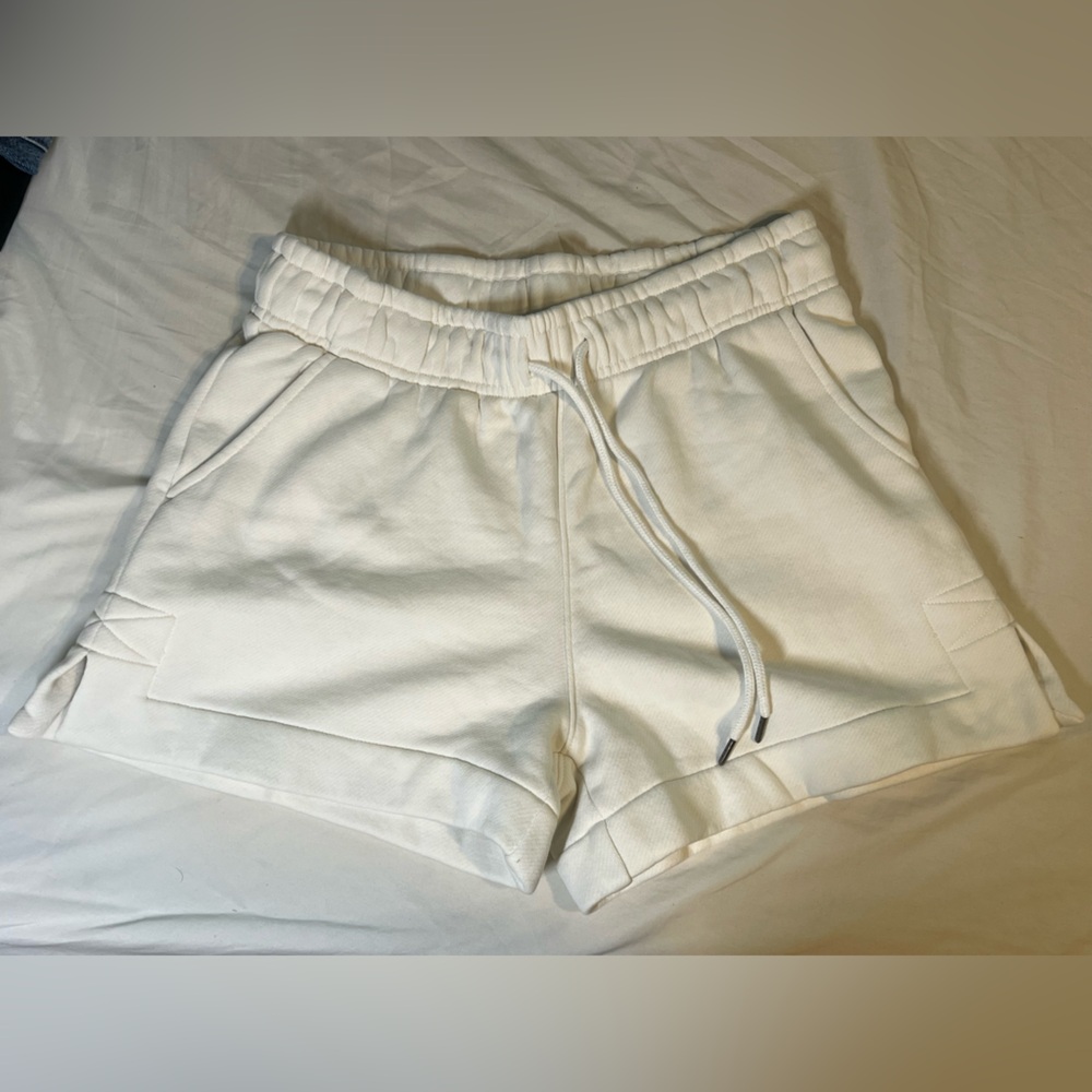 Universal Thread Cream Textured Shorts